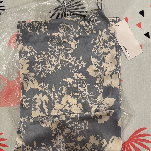 NWT Reformation Frankie Silk Dress Porcelain - Picture 6 of 7